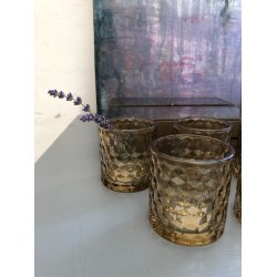 Fyrfadsstage i glas med mnster