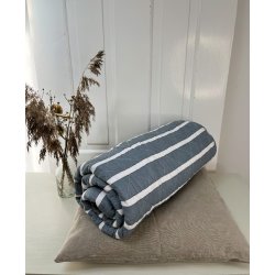 Quiltet Vattppe fra Ib Laursen  Bl med Hvide Striber