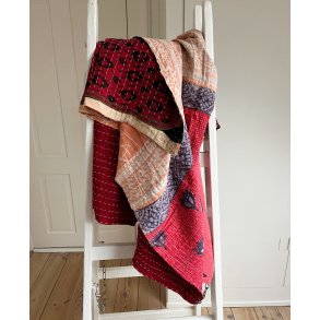 sari plaid i r�de og lakse farvet m�nster