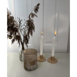 Sandfarvet lysestage  enkel og tidls hygge