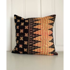 Vintage Pude med Kanthabroderi