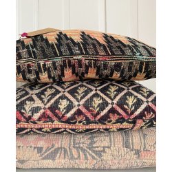 Vintage Pude med Kanthabroderi