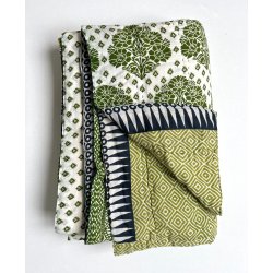 H�ndquiltet Sari Vatt�ppe � Unikavare i Vintagebomuld