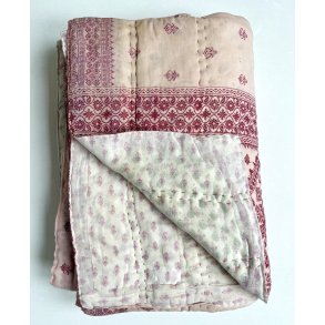H�ndquiltet Sari Vatt�ppe � Unikavare i Vintagebomuld