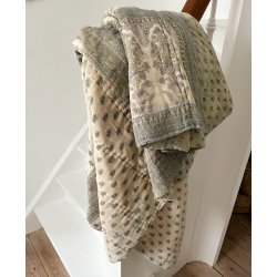 H�ndquiltet Sari Vatt�ppe � Unikavare i Vintagebomuld