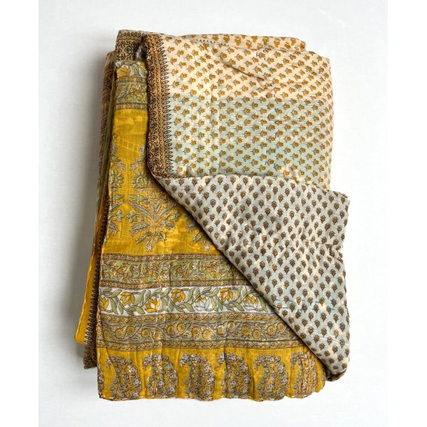 H�ndquiltet Sari Vatt�ppe � Unikavare i Vintagebomuld