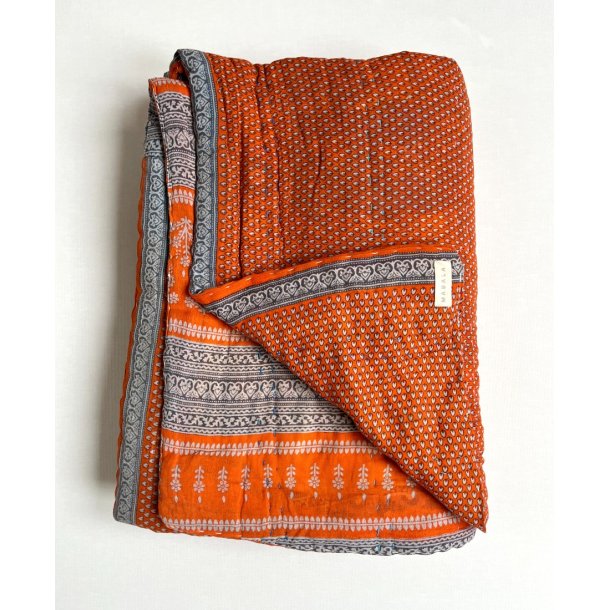 H�ndquiltet Sari Vatt�ppe � Unikavare i Vintagebomuld