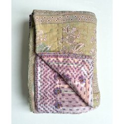 H�ndquiltet Sari Vatt�ppe � Unikavare i Vintagebomuld