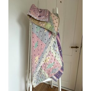 Hndquiltet Kantha Vattppe  Unikavare i Vintagebomuld