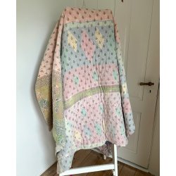 Hndquiltet Kantha Vattppe  Unikavare i Vintagebomuld