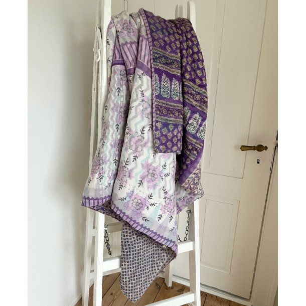 Hndquiltet Kantha Vattppe  Unikavare i Vintagebomuld