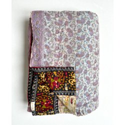 H�ndquiltet Sari Vatt�ppe � Unikavare i Vintagebomuld