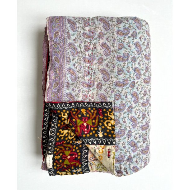 H�ndquiltet Sari Vatt�ppe � Unikavare i Vintagebomuld