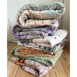 Hndquiltet Kantha Vattppe  Unikavare i Vintagebomuld