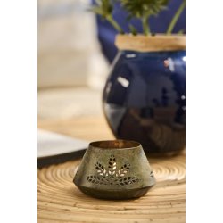 Fyrfadsstage med konisk bladmnster og grn patina fra Ib Laursen