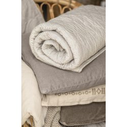 Quiltet Vattppe fra Ib Laursen  Hvide og Jordfarvede Mlkedrengestriber